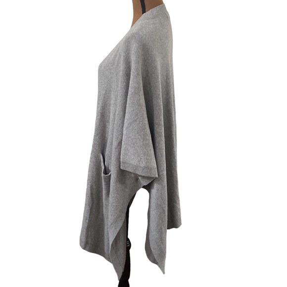 Aritzia Golden by TNA Roohan grey alpaca wool blend sweater poncho size XXS / XS - Picture 4 of 12